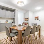 Elegant & Air Condition 5br - By The Danube River