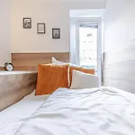 Elegant & Air Condition 5br - By The Danube River Apartamento