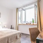 Elegant & Air Condition 5br - By The Danube River *