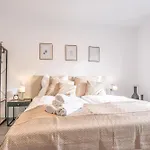 Elegant & Air Condition 5br - By The Danube River