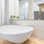 Elegant & Air Condition 5br - By The Danube River Apartamento