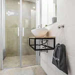 Elegant & Air Condition 5br - By The Danube River