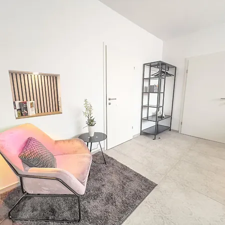 Elegant & Air Condition 5br - By The Danube River Appartamento *