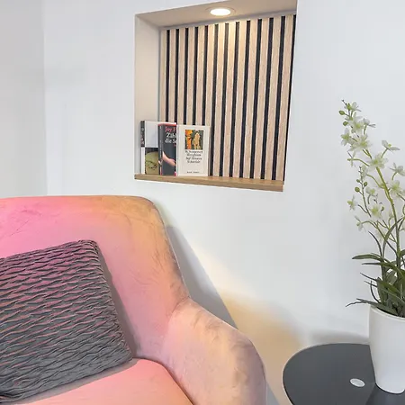 Elegant & Air Condition 5br - By The Danube River Appartamento *