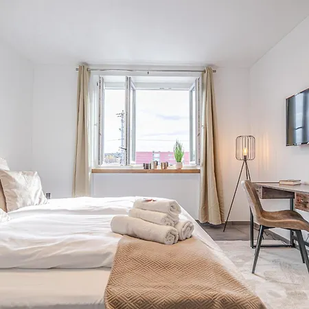 Elegant & Air Condition 5br - By The Danube River Appartement *