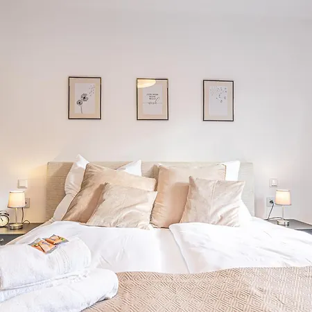 Appartement Elegant & Air Condition 5br - By The Danube River *