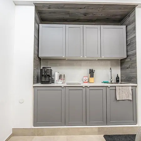 Apartment Elegant & Air Condition 5br - By The Danube River *