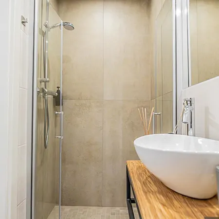 Appartement Elegant & Air Condition 5br - By The Danube River