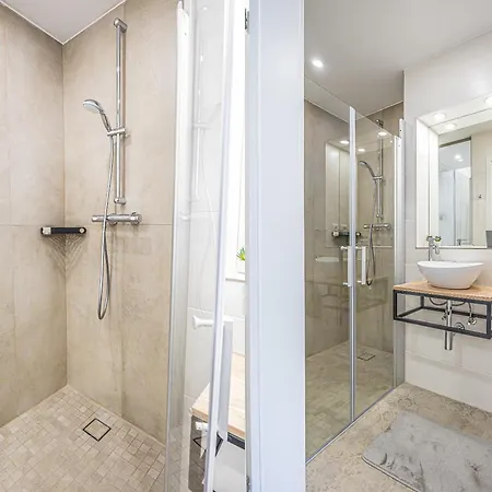 Elegant & Air Condition 5br - By The Danube River Appartement Krems an der Donau