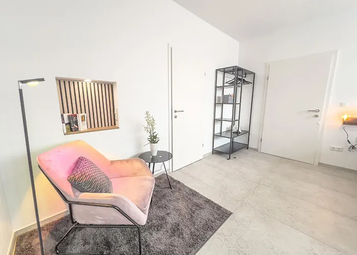 Elegant & Air Condition 5br - By The Danube River Appartamento *