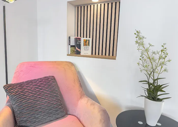 Elegant & Air Condition 5br - By The Danube River Apartment *