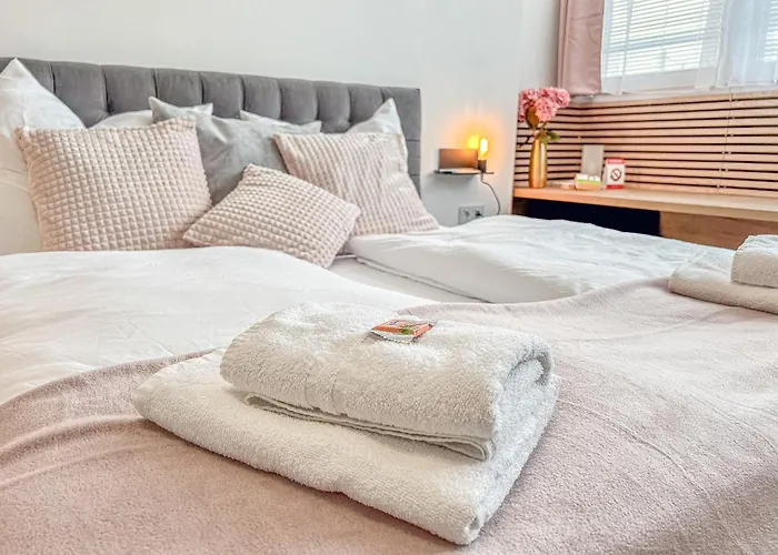 Apartment Elegant & Air Condition 5br - By The Danube River *