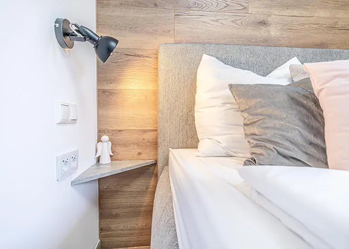 Apartment Elegant & Air Condition 5br - By The Danube River