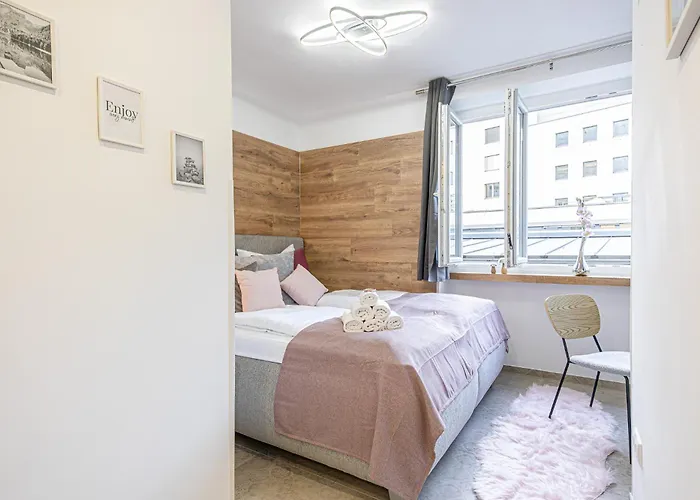 Elegant & Air Condition 5br - By The Danube River Appartamento Krems an der Donau