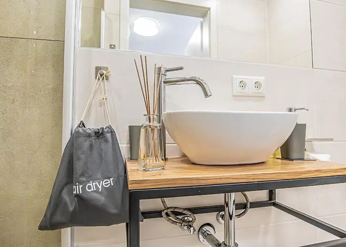 Apartment Elegant & Air Condition 5br - By The Danube River