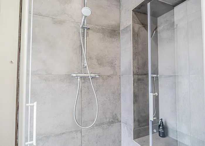 Apartment Elegant & Air Condition 5br - By The Danube River