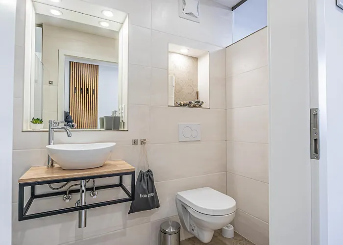 Apartment Elegant & Air Condition 5br - By The Danube River *